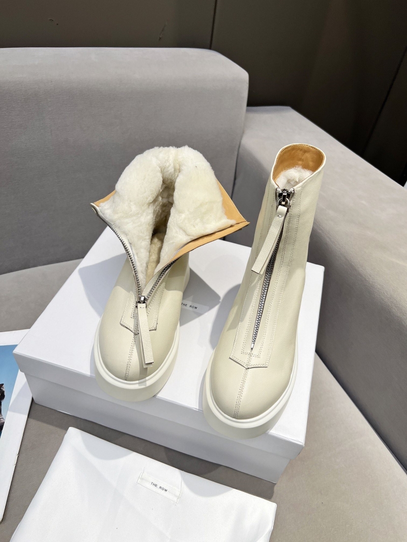 The R0w boots